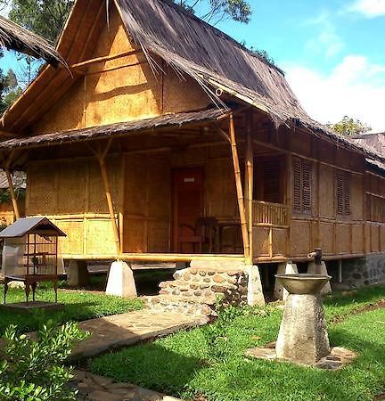 Villa Kampung Karuhun Sutan Raja Bandung Luaran gambar