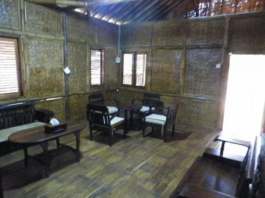 Villa Kampung Karuhun Sutan Raja Bandung Bilik gambar
