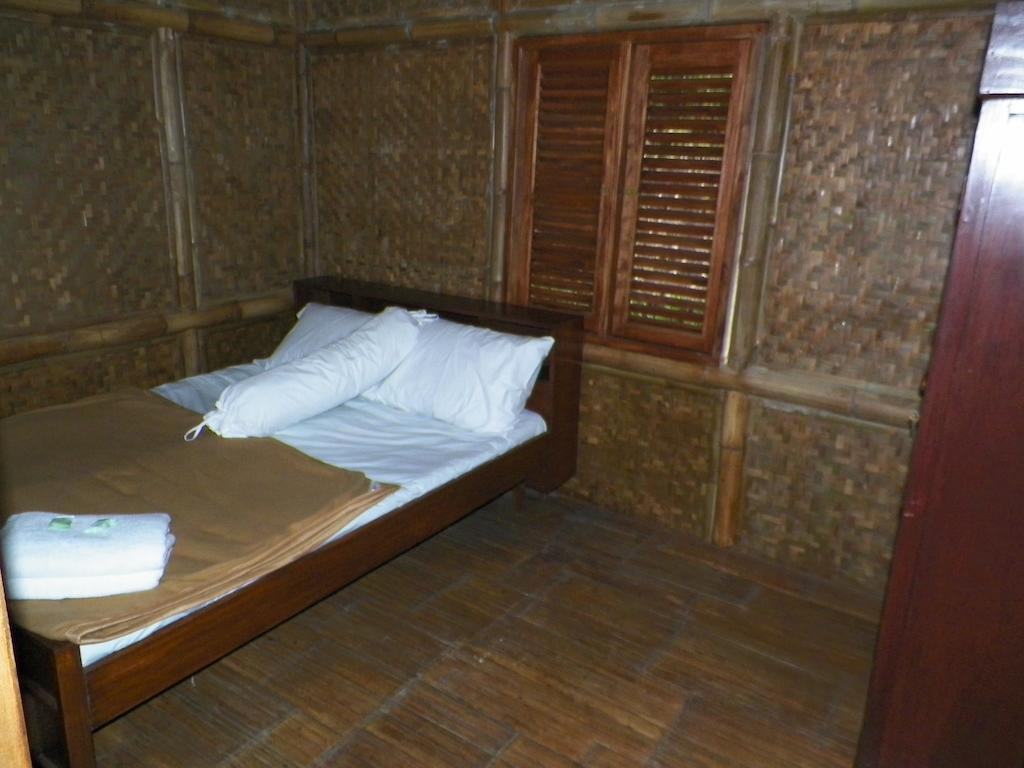 Villa Kampung Karuhun Sutan Raja Bandung Bilik gambar
