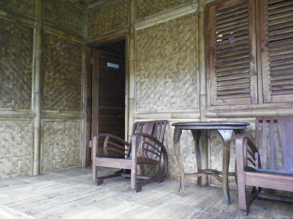 Villa Kampung Karuhun Sutan Raja Bandung Bilik gambar