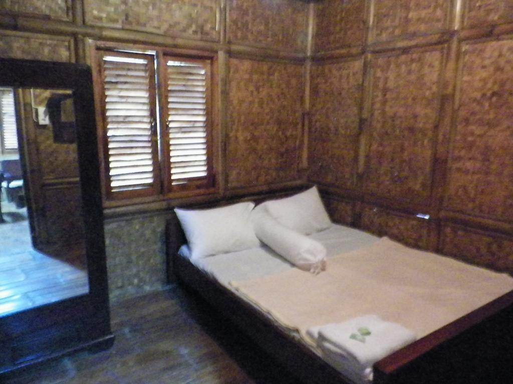 Villa Kampung Karuhun Sutan Raja Bandung Bilik gambar