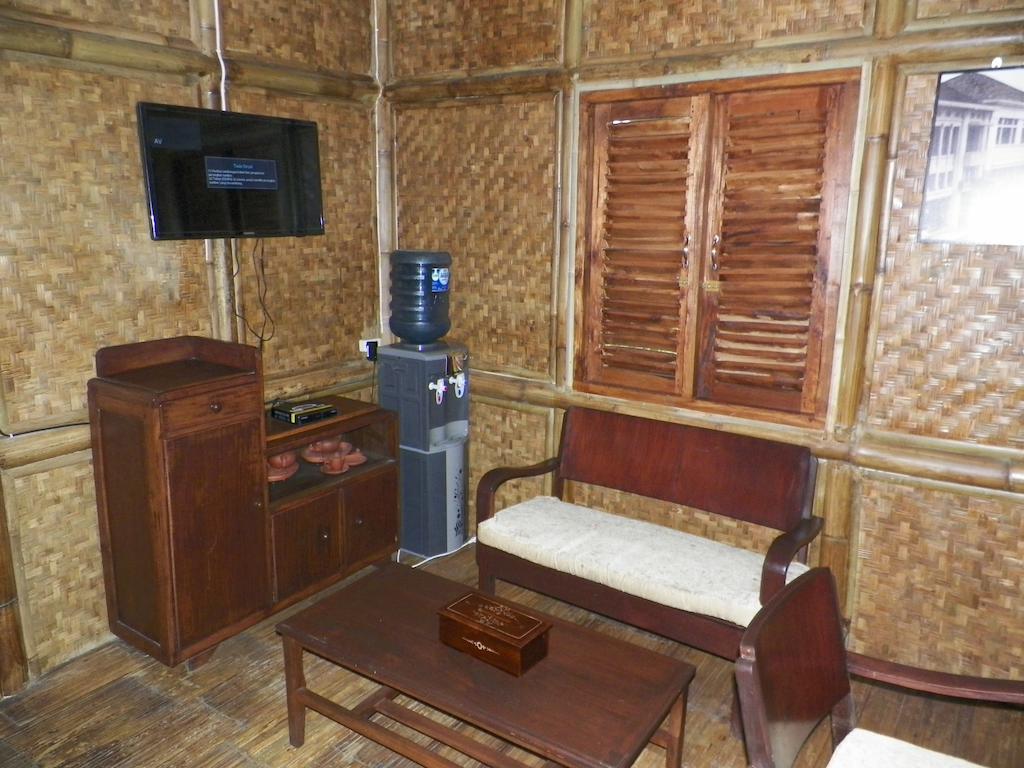 Villa Kampung Karuhun Sutan Raja Bandung Bilik gambar