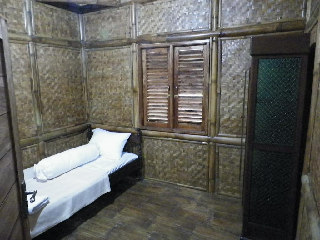 Villa Kampung Karuhun Sutan Raja Bandung Bilik gambar
