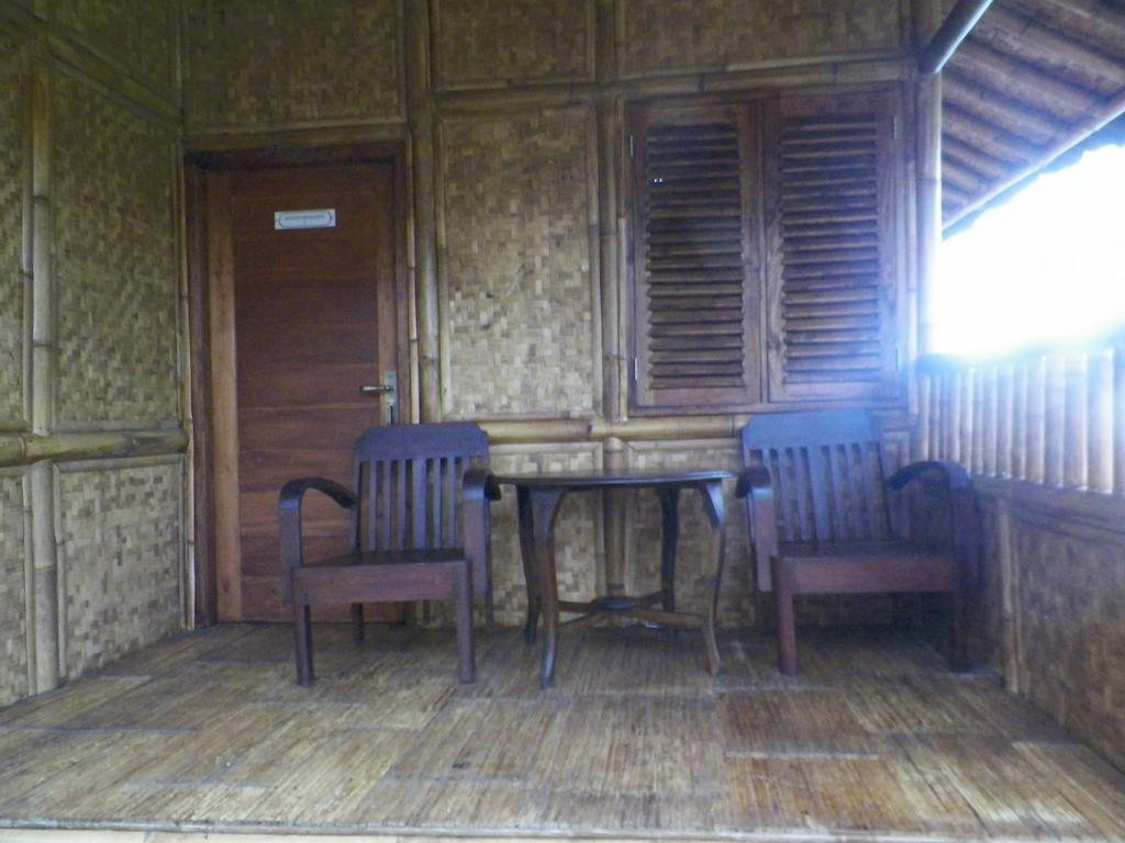 Villa Kampung Karuhun Sutan Raja Bandung Bilik gambar