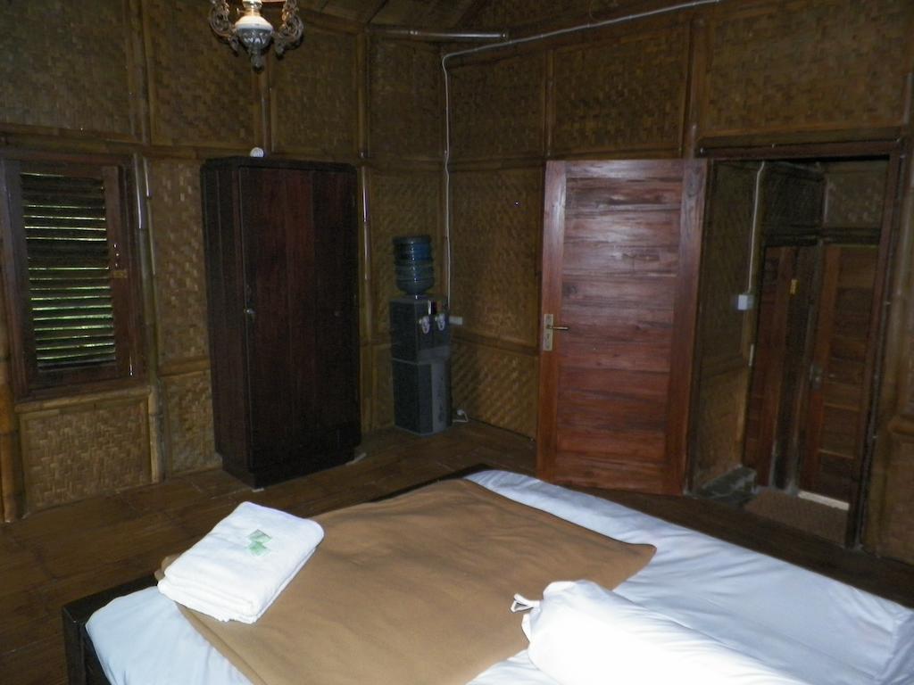 Villa Kampung Karuhun Sutan Raja Bandung Bilik gambar